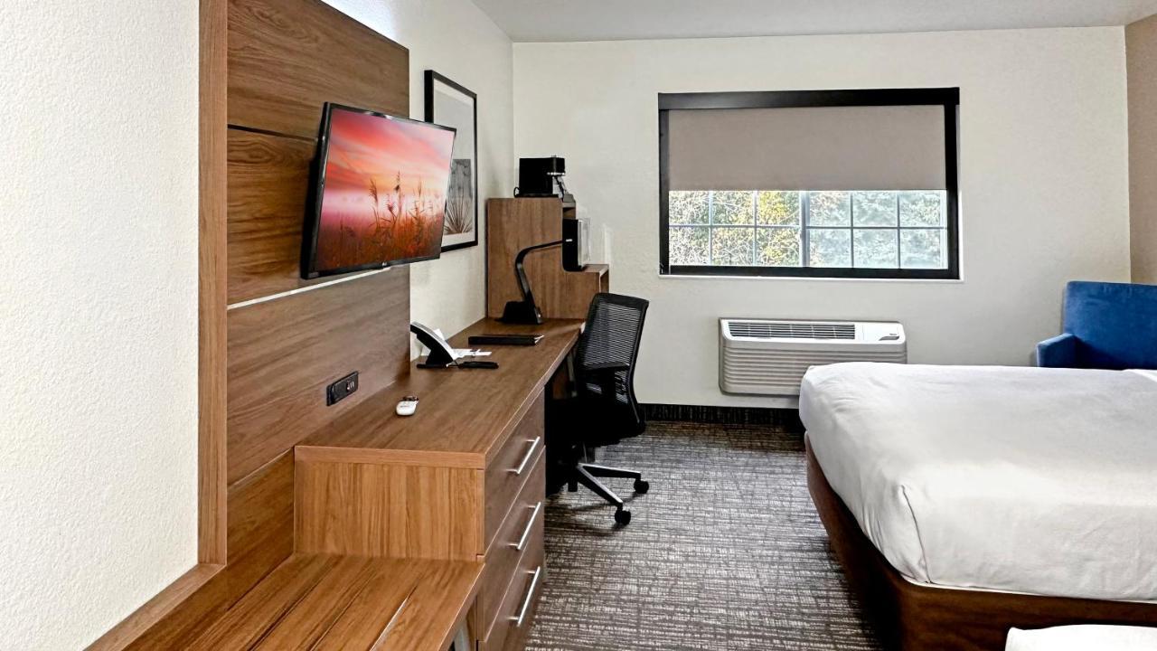 Estherville Hotel & Suites Kültér fotó