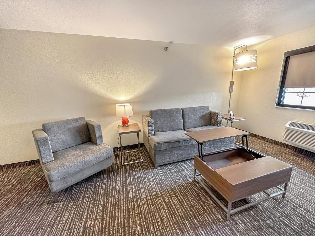 Estherville Hotel & Suites Kültér fotó