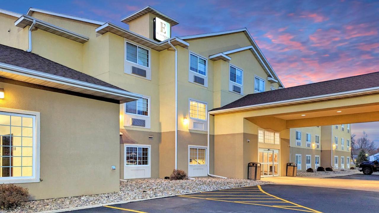Estherville Hotel & Suites Kültér fotó