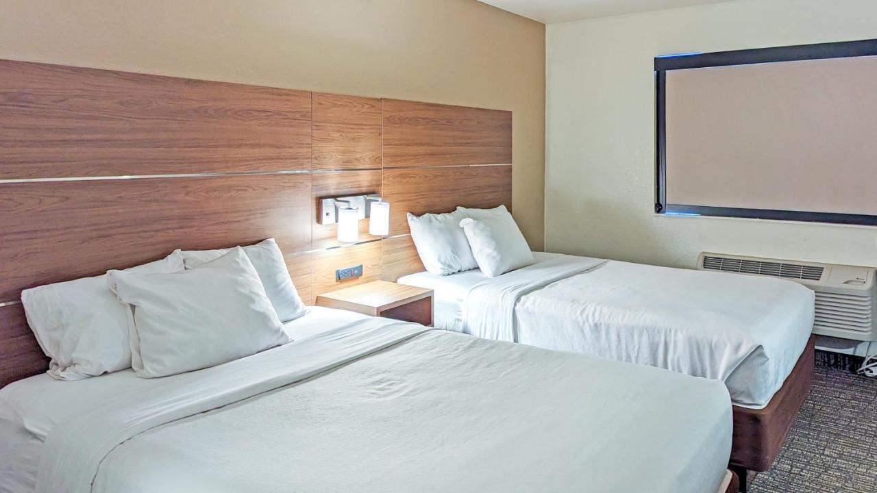 Estherville Hotel & Suites Kültér fotó