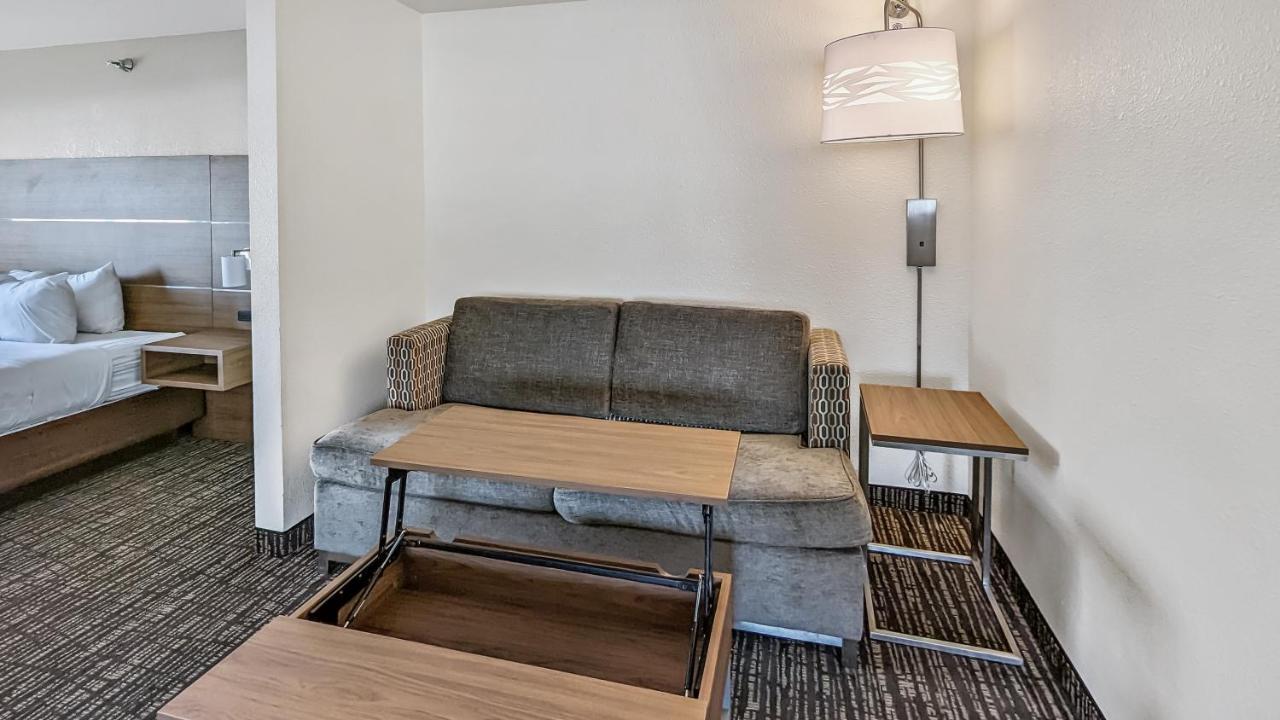 Estherville Hotel & Suites Kültér fotó
